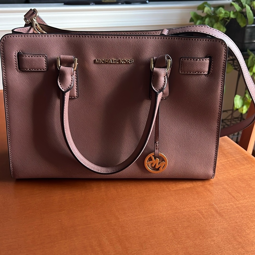 MICHAEL KORS DILLON HANDBAG MAUVE